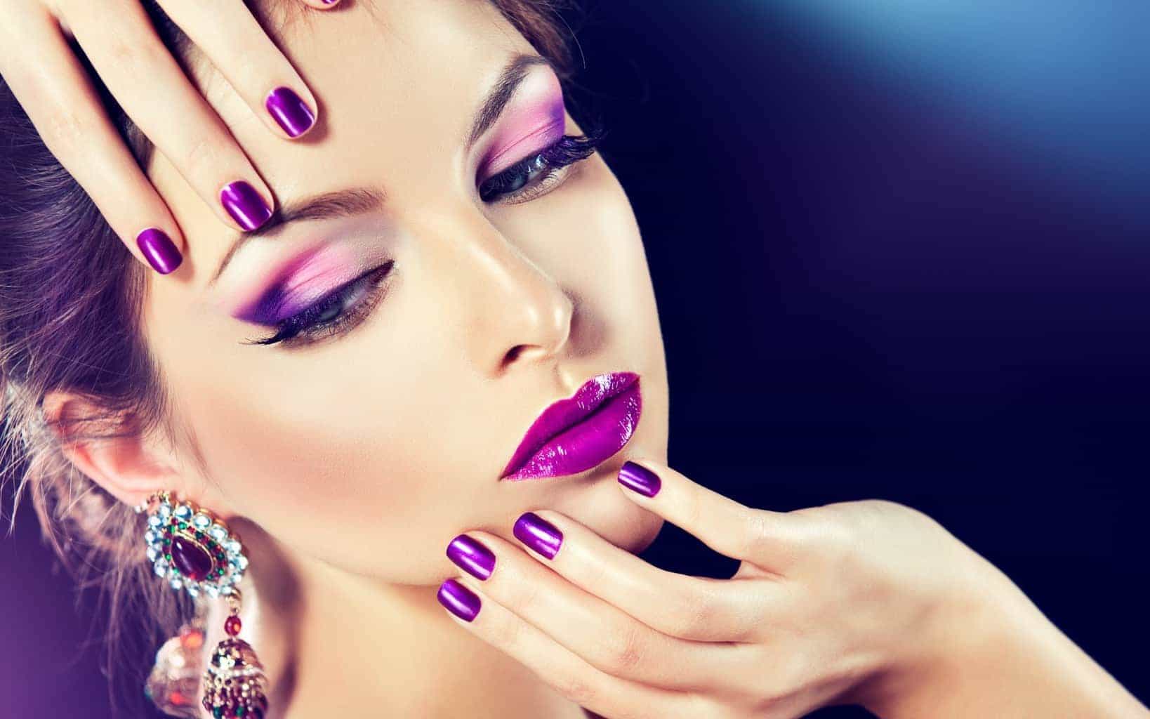 tendenza total look unghie make up accessori